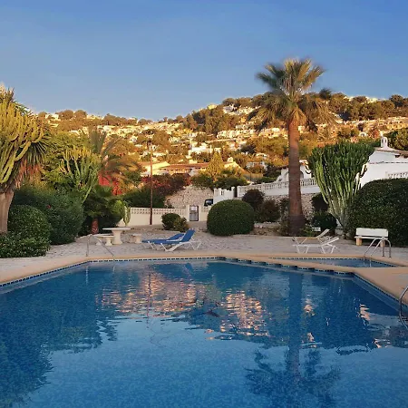 Casa Dina - Ferienhaus Fur 4 Personen Mit Grossem Gemeinschaftspool * Moraira